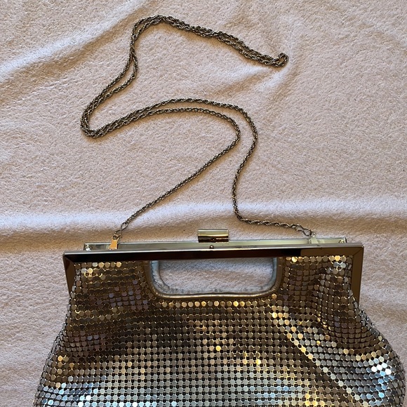 Le Chateau Metal Sequin Purse - Picture 4 of 4